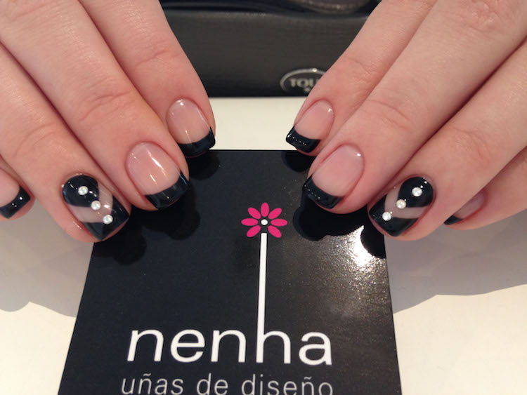 Una manicura francesa perfecta en Nehna