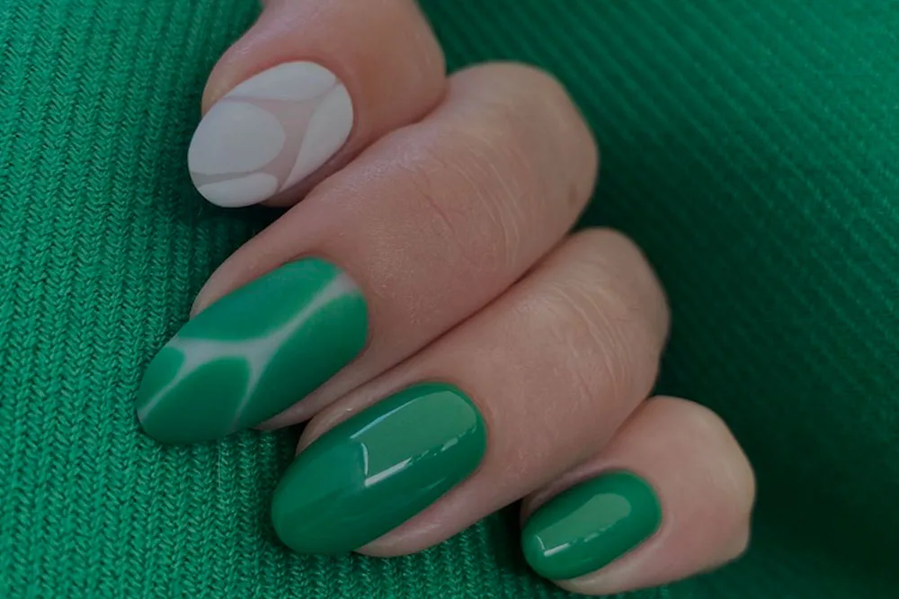 NAIL ART