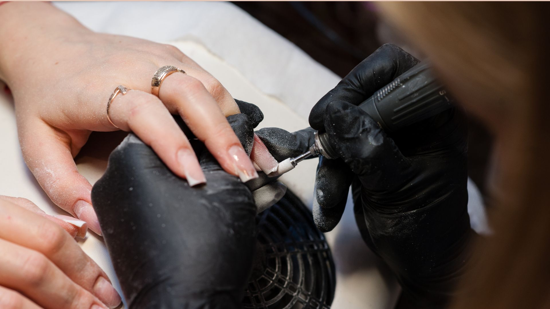 Lo que nadie te cuenta sobre los tiempos y precios de una manicura profesional