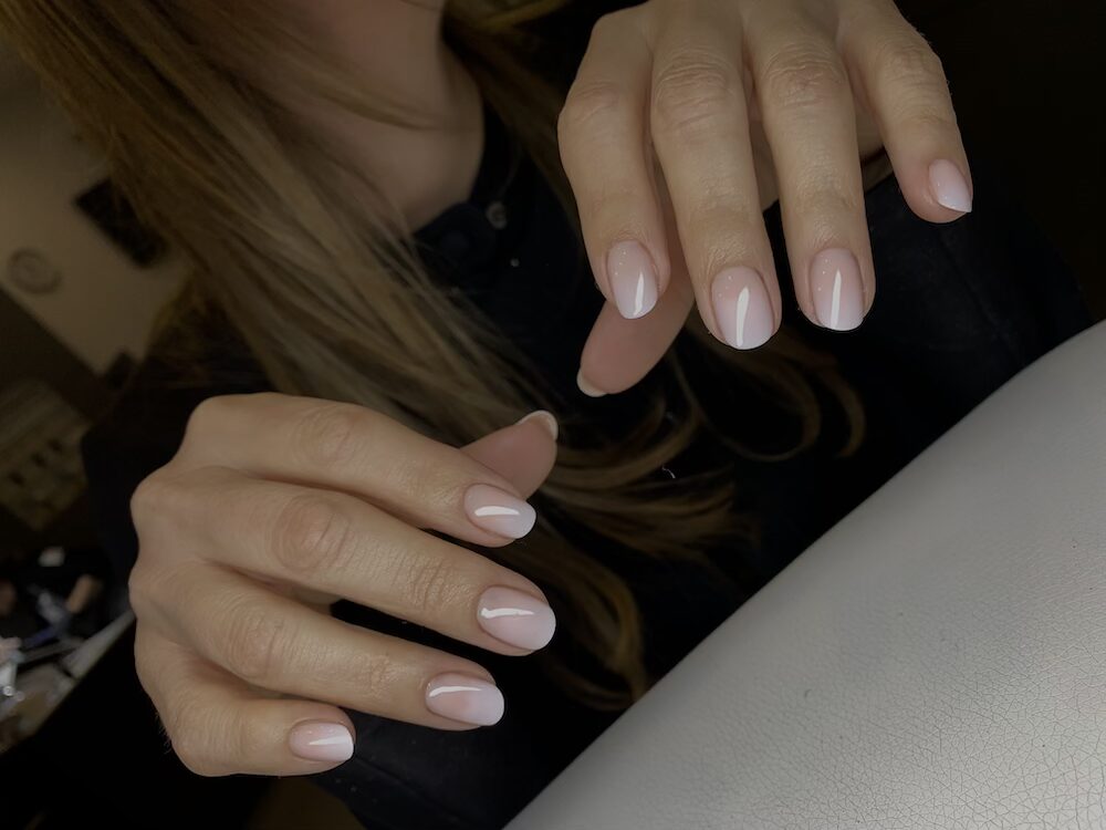 ¿Qué es una manicura profesional (y por qué no es lo que muchos creen)?